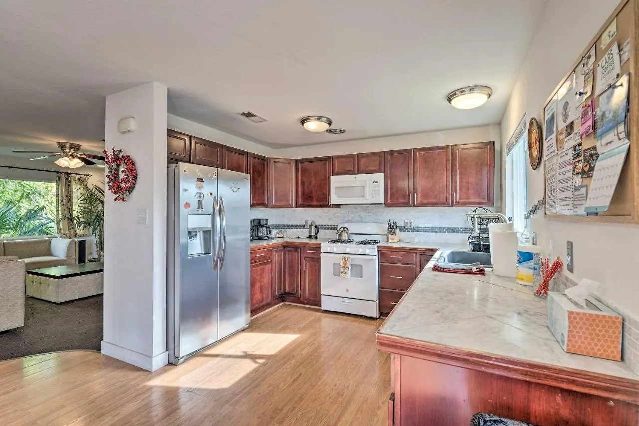 Vegas Oasis Home With Pool And Spa 7 Miles To Strip Las Vegas 0*,  USA