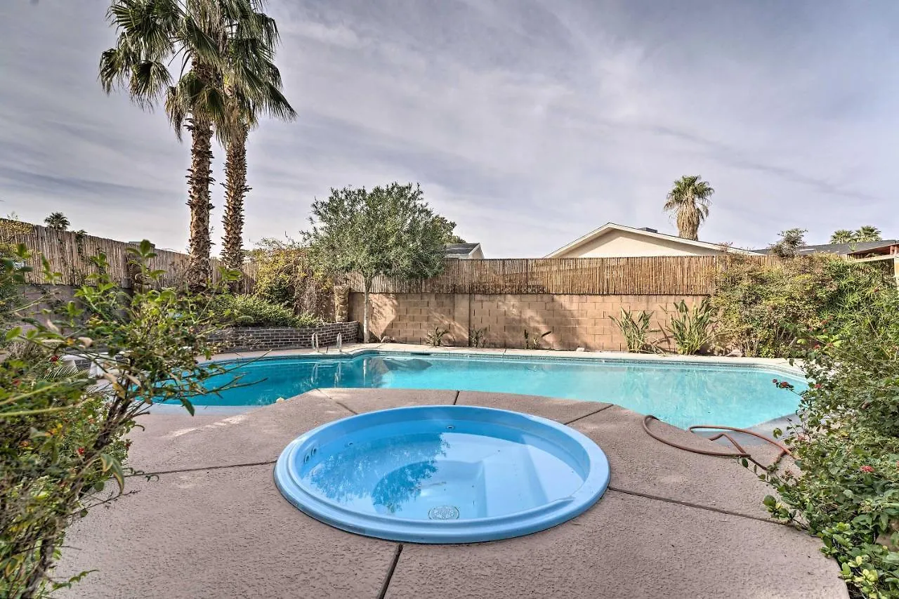 Vegas Oasis Home With Pool And Spa 7 Miles To Strip Las Vegas Prázdninový dům
