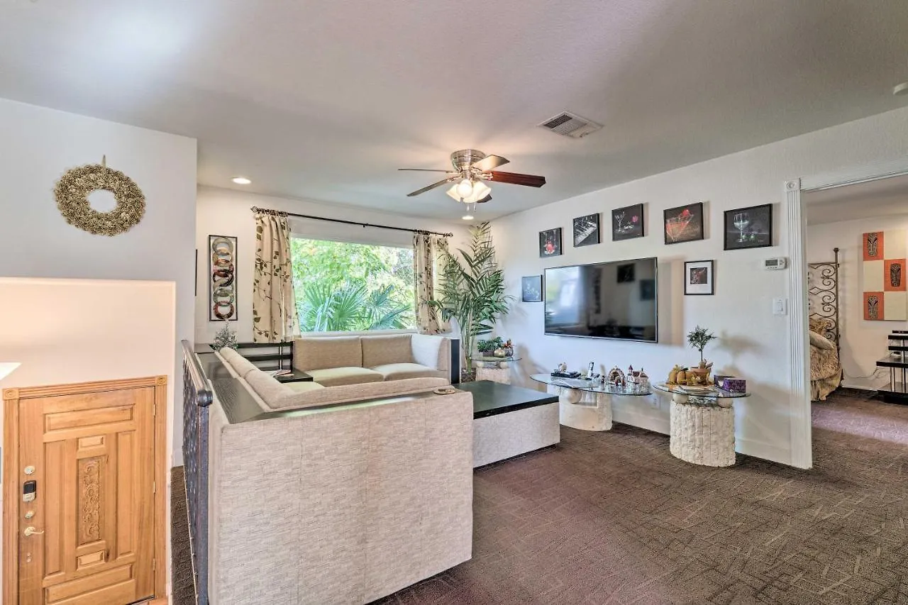 Vegas Oasis Home With Pool And Spa 7 Miles To Strip 라스베이거스