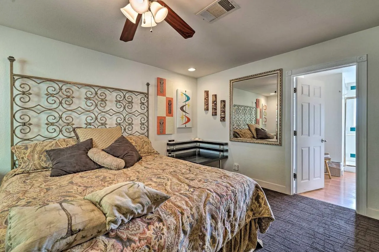 Vegas Oasis Home With Pool And Spa 7 Miles To Strip 라스베이거스