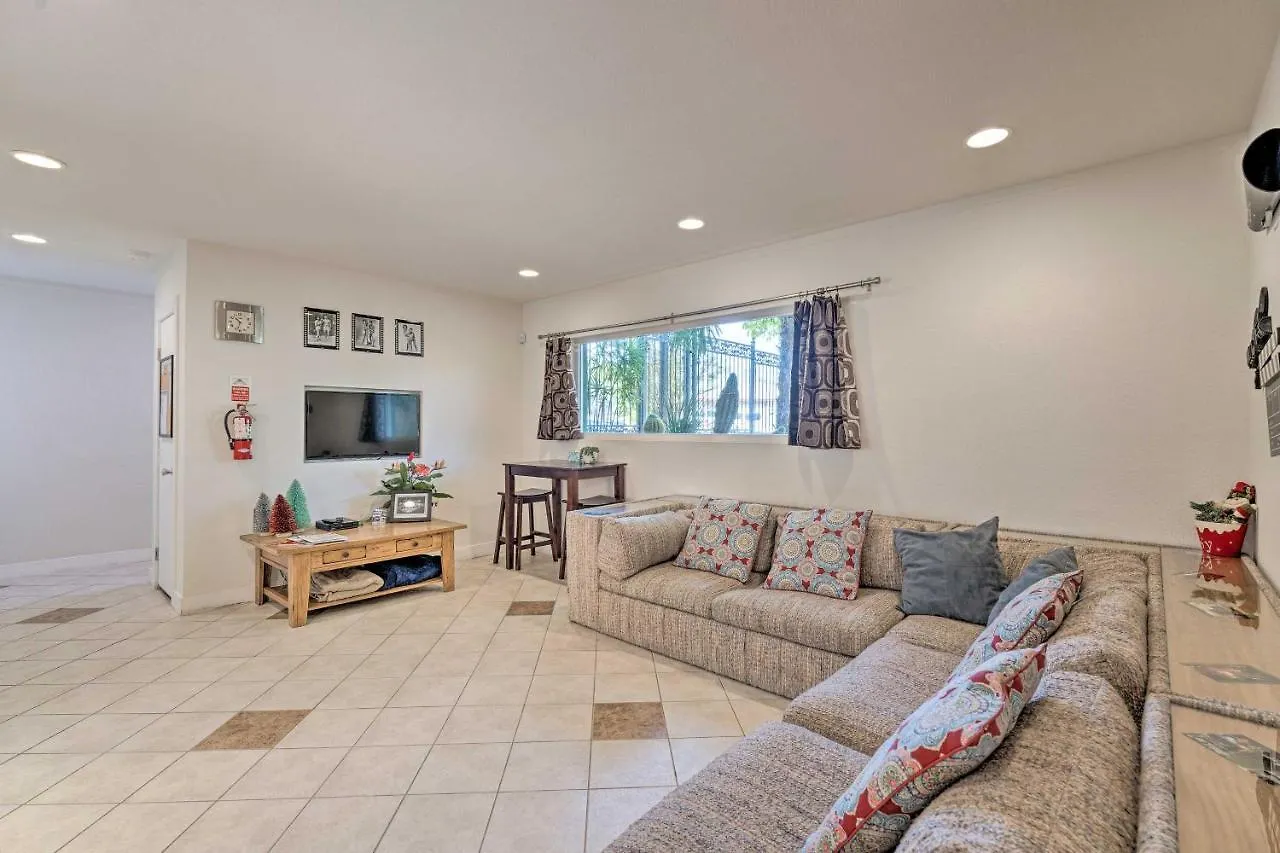 Vegas Oasis Home With Pool And Spa 7 Miles To Strip 라스베이거스 미국