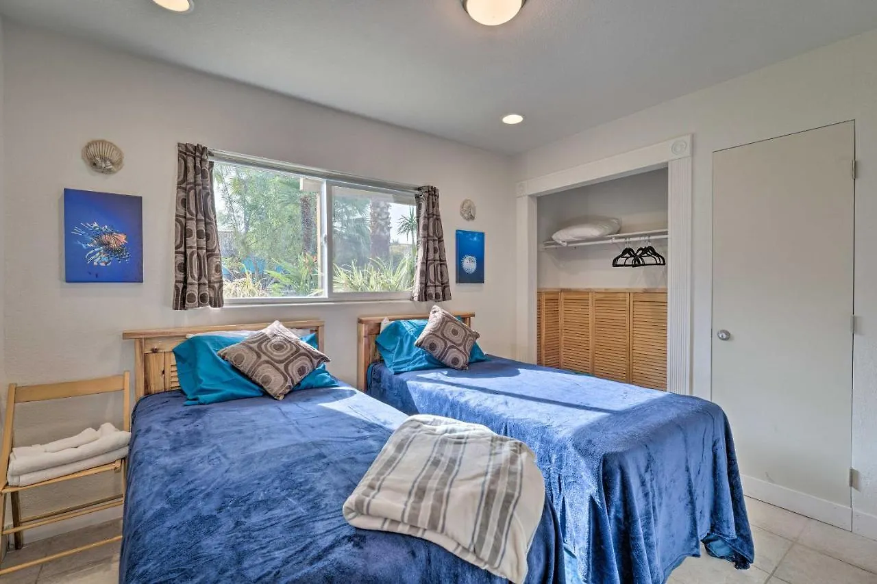 펜션 Vegas Oasis Home With Pool And Spa 7 Miles To Strip 라스베이거스