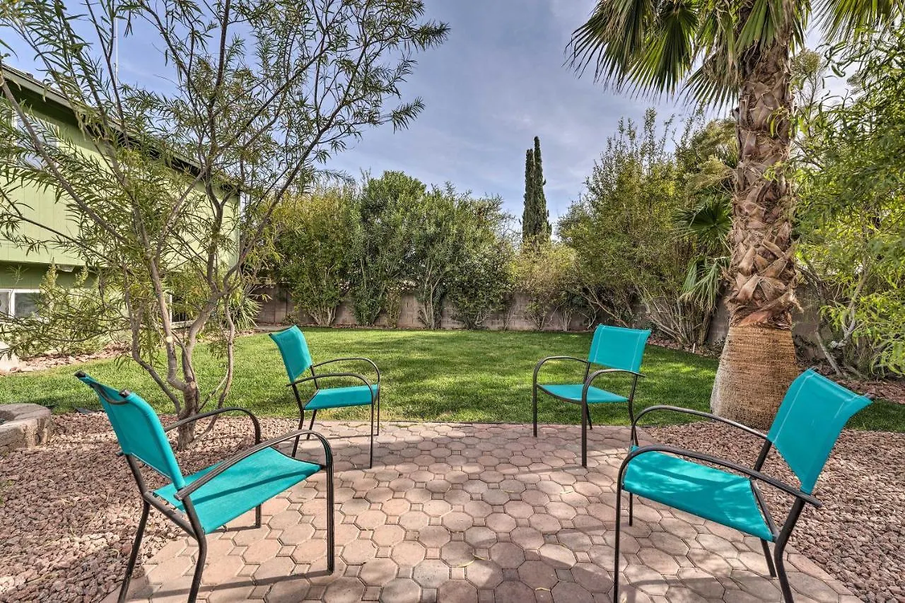 Vegas Oasis Home With Pool And Spa 7 Miles To Strip 라스베이거스